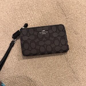 Coach Signature Black Wristlet
